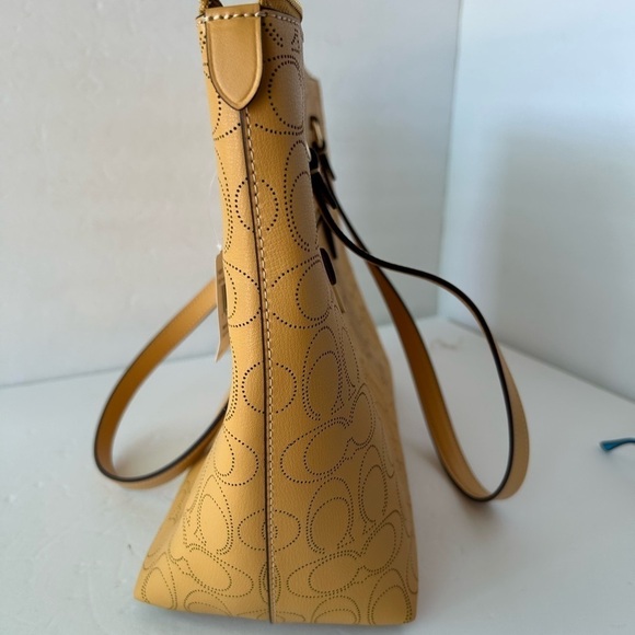 Coach Large NWT Tote Yellow Lazer Embossed Signature Leather - Picture 10 of 12